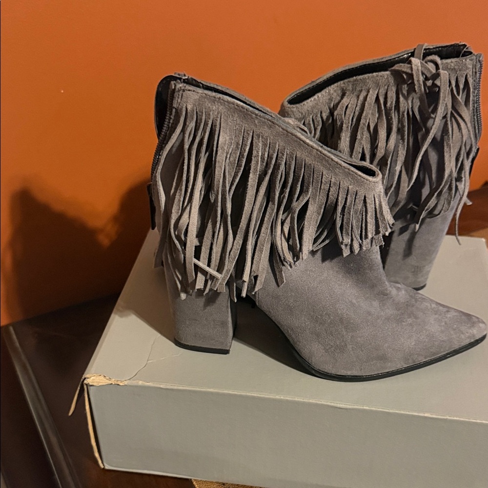 Kenneth Cole Reaction Gray Suede Fringe Ankle Boots
